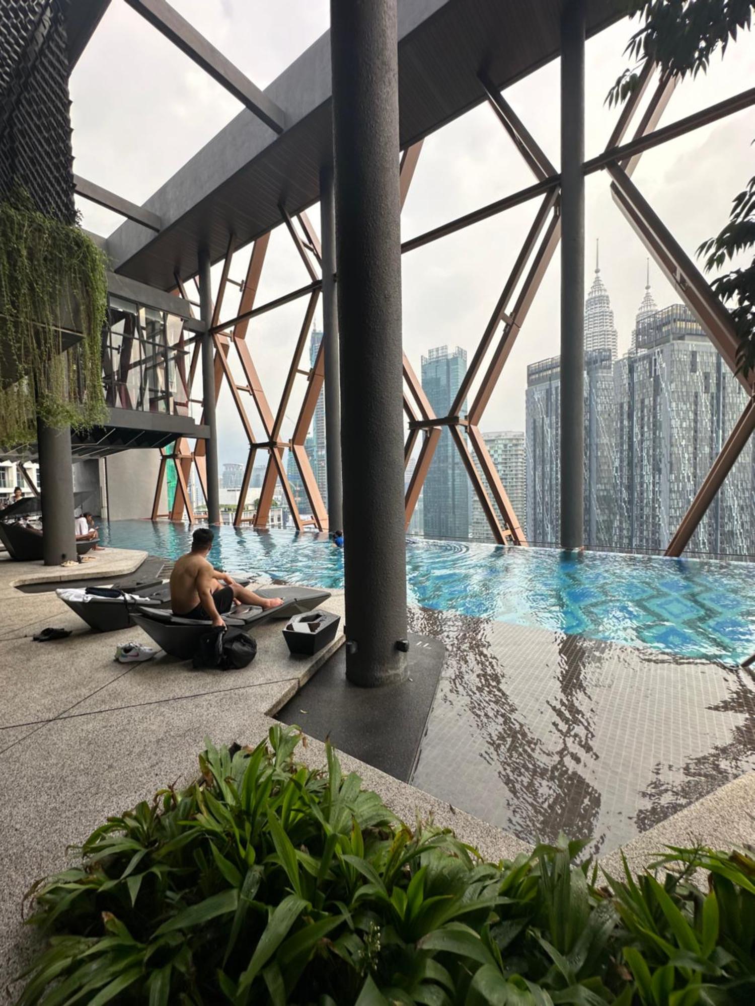 Skyline Homes By Scarletz Suites Klcc Kuala Lumpur Exterior foto